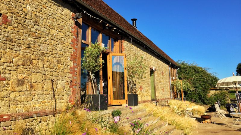 Grittenham Barn, West Sussex Wedding Venue, Recommended live wedding music band - Live Wedding Band | Band hampshire | acoustic wedding band | live party band | Function Band | evening wedding music | wedding entertainment | AKA Party Band