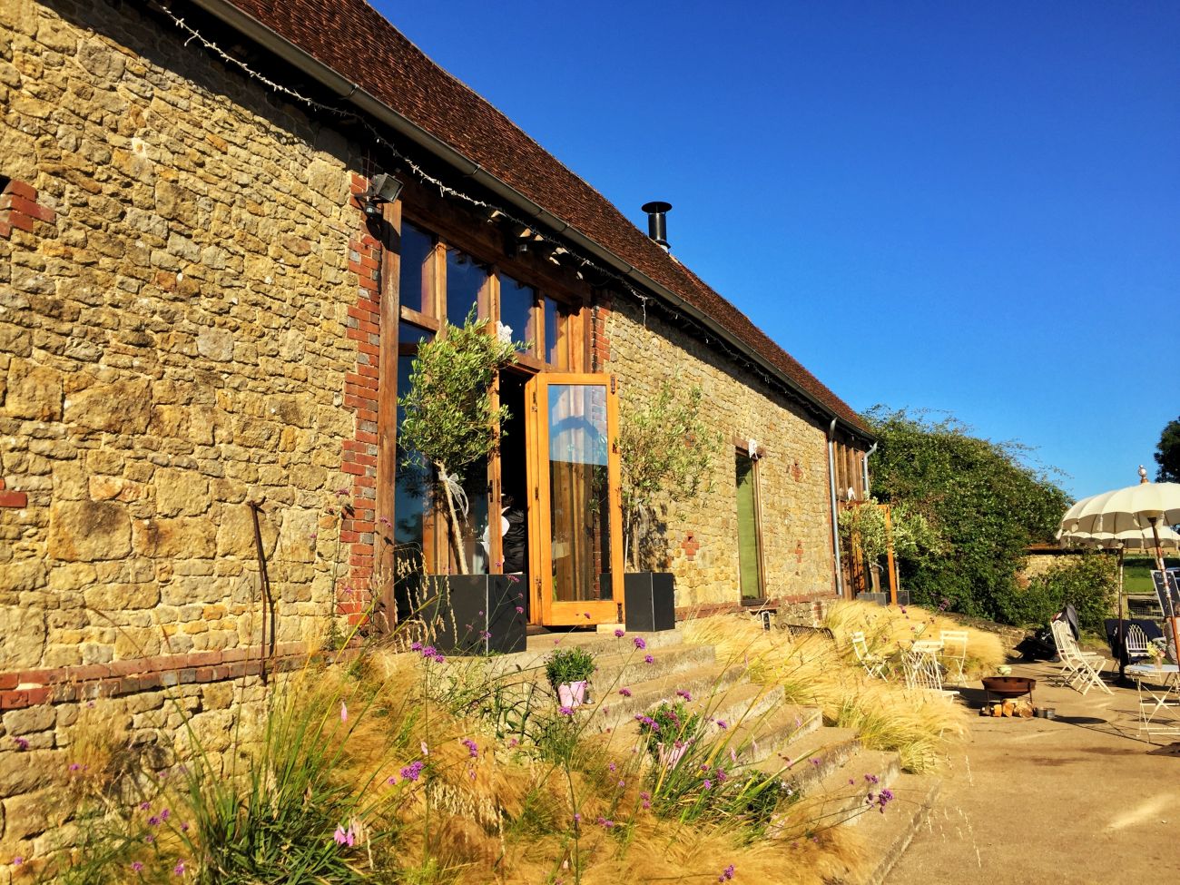 Grittenham Barn, West Sussex Wedding Venue, Recommended live wedding music band - Live Wedding Band | Band hampshire | acoustic wedding band | live party band | Function Band | evening wedding music | wedding entertainment | AKA Party Band