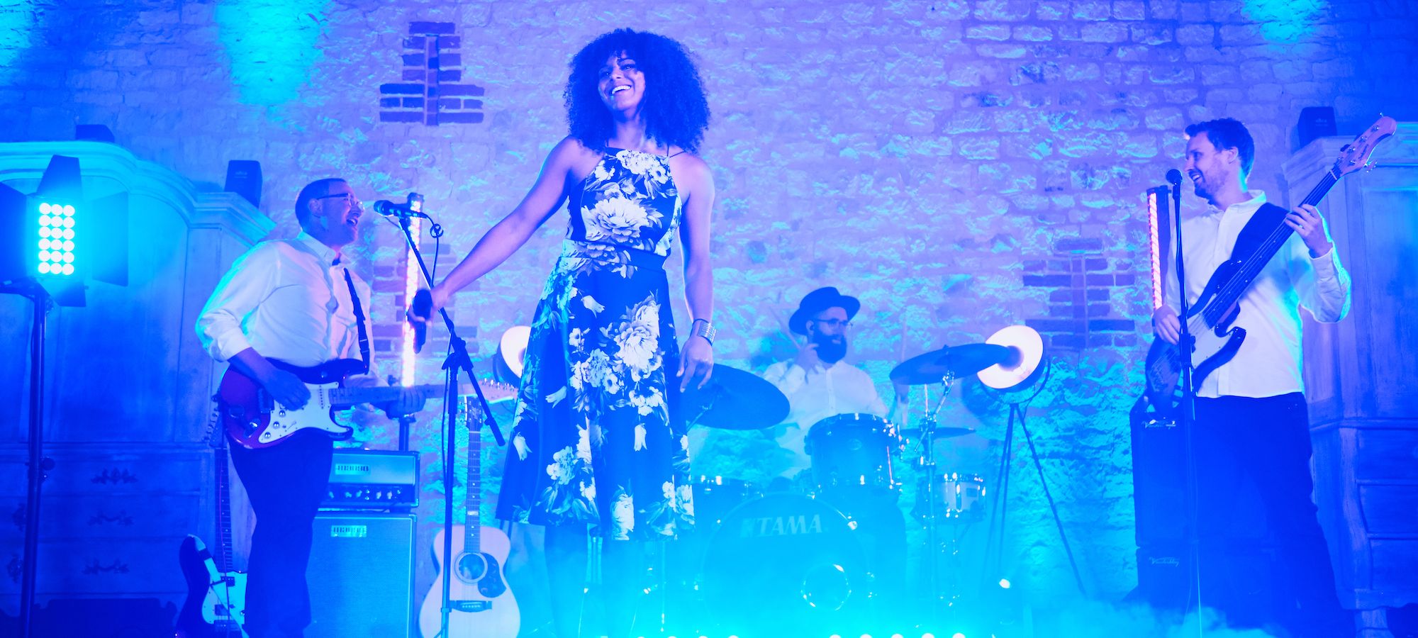 Hampshire wedding entertainment - AKA is an all live wedding band based in Basingstoke - Live Wedding Band | Hampshire wedding entertainment | live bands for wedding | Live bands for wedding receptions | AKA Party Band
