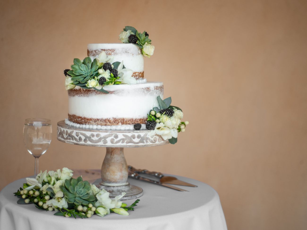 Rustic naked 2 tiered wedding cake - Live Wedding Band | Band hampshire | acoustic wedding band | live party band | Function Band | evening wedding music | wedding entertainment | AKA Party Band